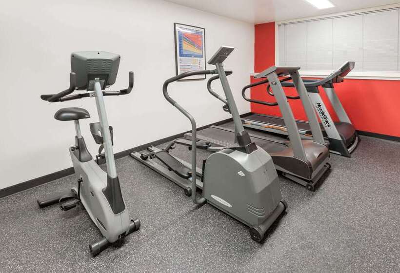 酒店 Ramada By Wyndham Sherwood Park