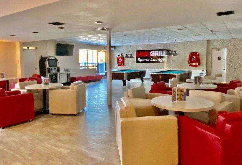 هتل Ramada By Wyndham Whitecourt