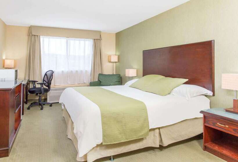 בית מלון כפרי Ramada By Wyndham Williams Lake