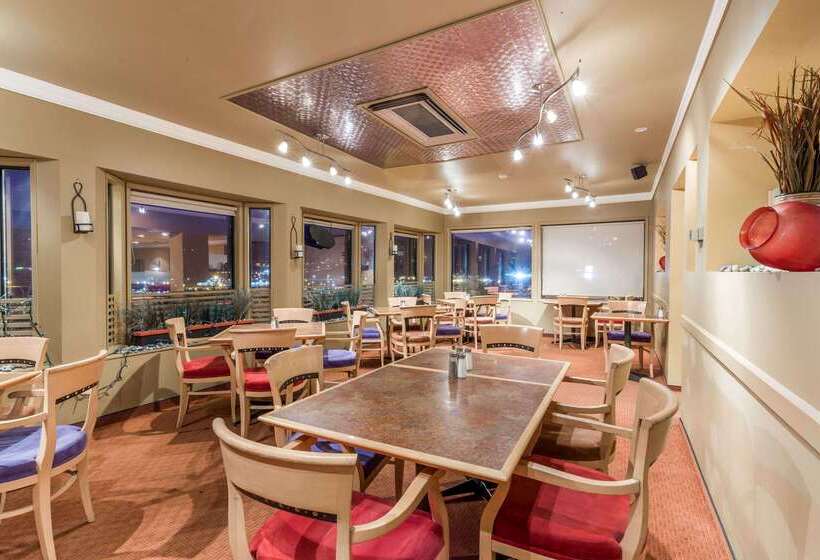 בית מלון כפרי Ramada By Wyndham Williams Lake