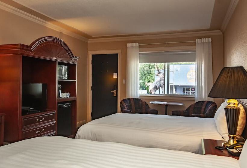 ホテル Revelstoke Lodge