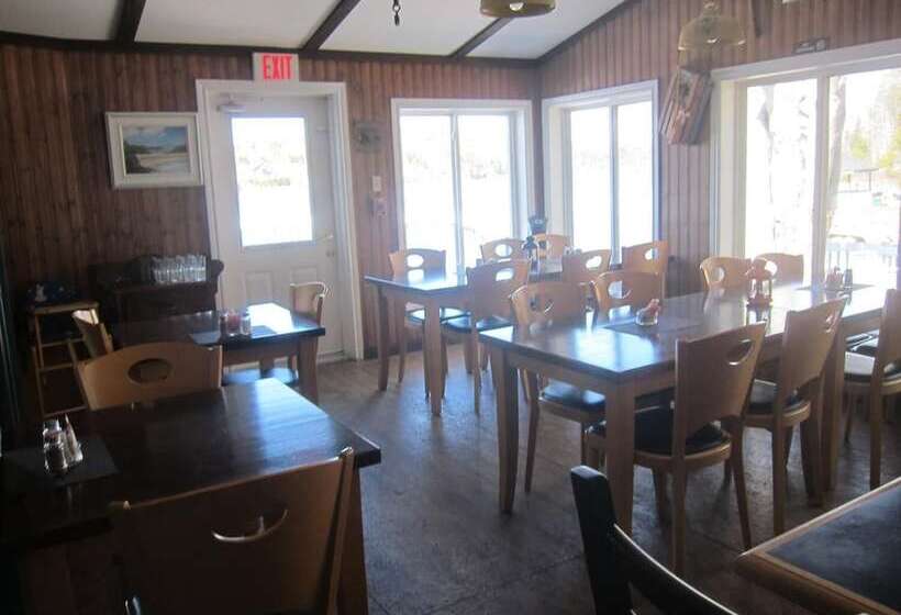 בית מלון כפרי Salmon River Country Inn