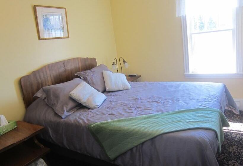 בית מלון כפרי Salmon River Country Inn