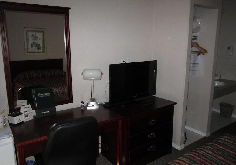هتل Sandman Inn Kamloops