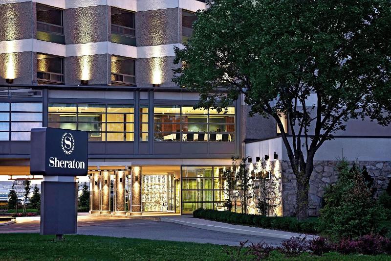 هتل Sheraton Montreal Airport