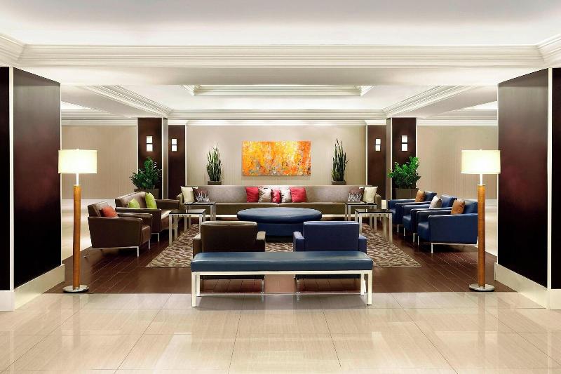 هتل Sheraton Montreal Airport