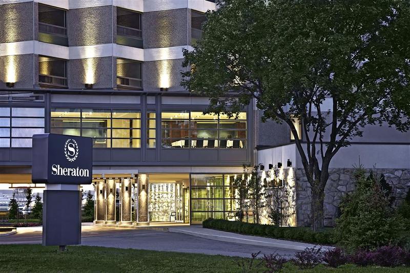 هتل Sheraton Montreal Airport