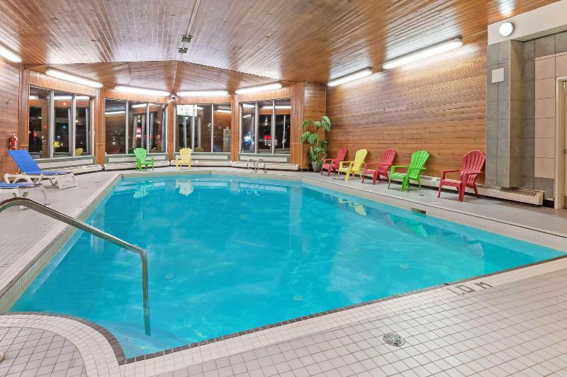 Отель Stony Plain Inn & Suites