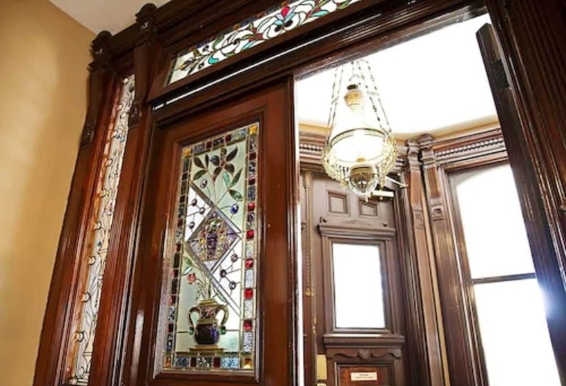 فندق Idlewyld Inn & Spa