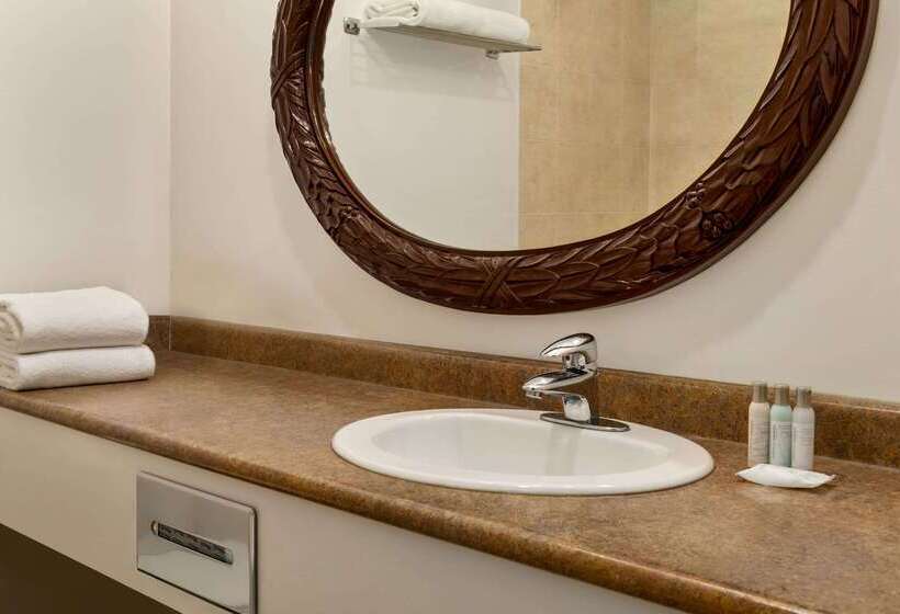 בית מלון כפרי Travelodge By Wyndham Dawson Creek