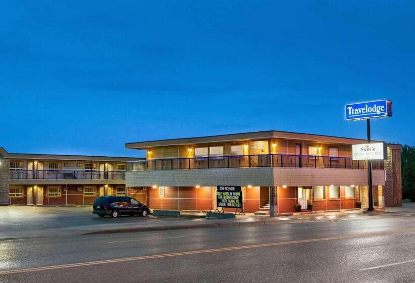 בית מלון כפרי Travelodge By Wyndham Dawson Creek
