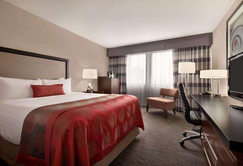 استراحتگاه Ramada Plaza By Wyndham Regina Downtown