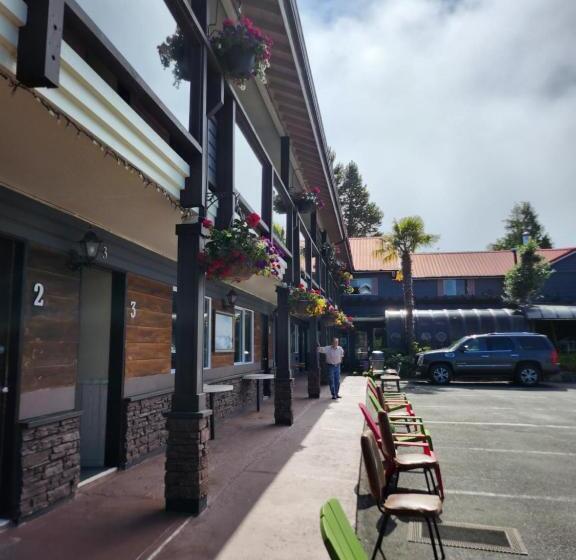Schooner Motel