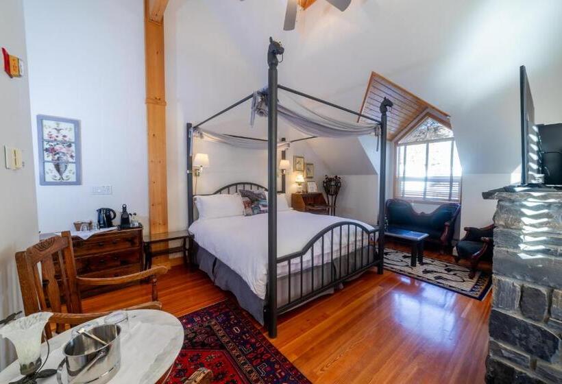 هتل Beaujolais Boutique B&b At Thea's House