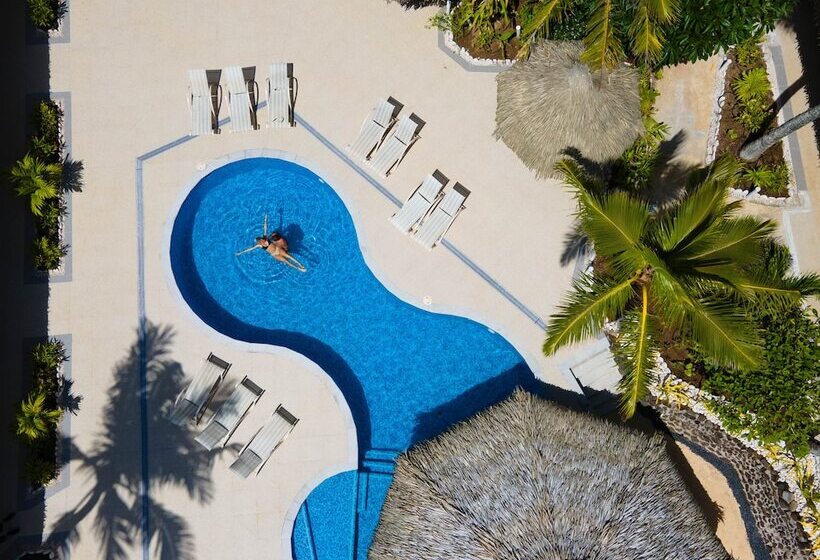 هتل Club Raro Resort  Adults Only