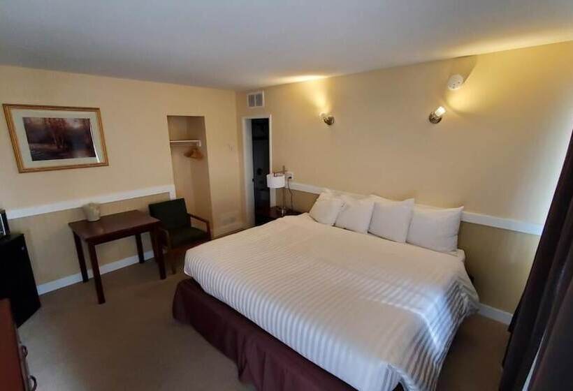 هتل Comox Valley Inn & Suites