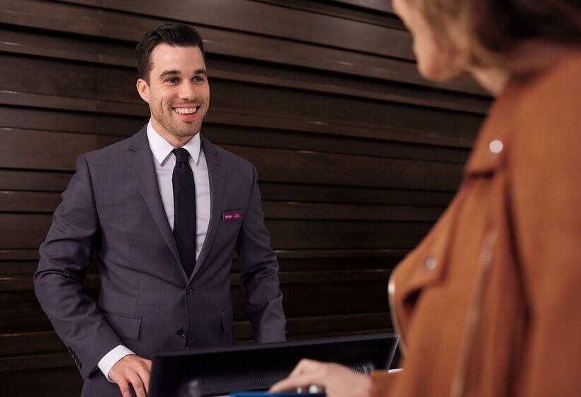 هتل Crowne Plaza Limassol, An Ihg