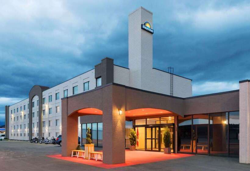 هتل Days Inn & Conference Centre By Wyndham Cranbrook