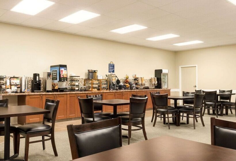 هتل Days Inn By Wyndham Cranbrook Conference Centre