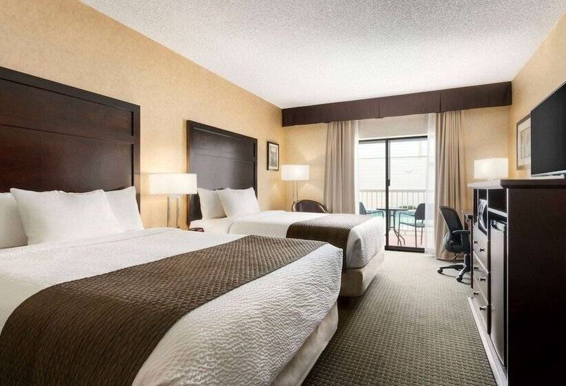 هتل Days Inn By Wyndham Cranbrook Conference Centre