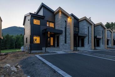 هتل Hebergement Montsteanne Condos