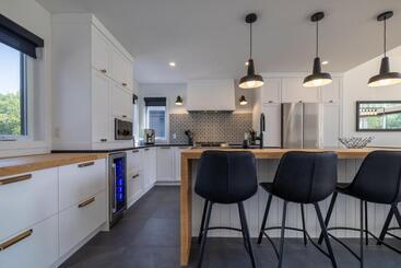 هتل Hebergement Montsteanne Condos