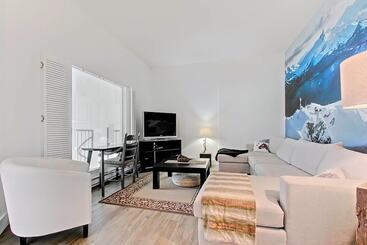 هتل Hebergement Montsteanne Condos