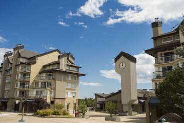 هتل Hebergement Montsteanne Condos