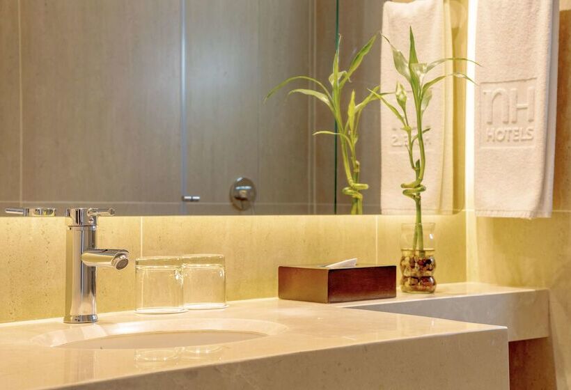 Отель NH Bogota Pavillon Royal