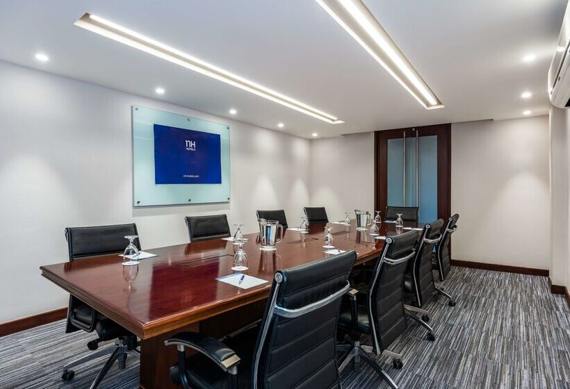 בית מלון כפרי NH Bogota Pavillon Royal