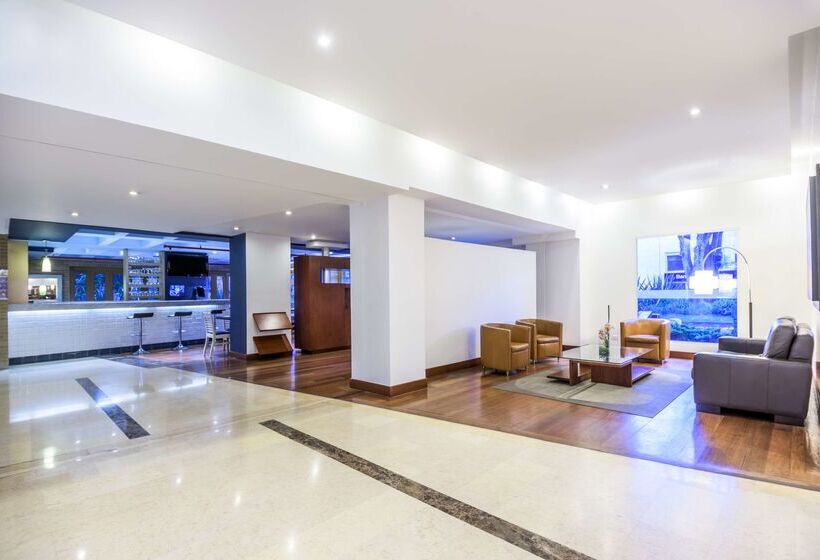 酒店 NH Bogota Pavillon Royal