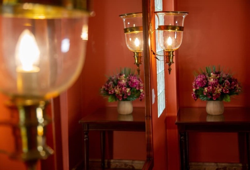 هتل Porton Bogota