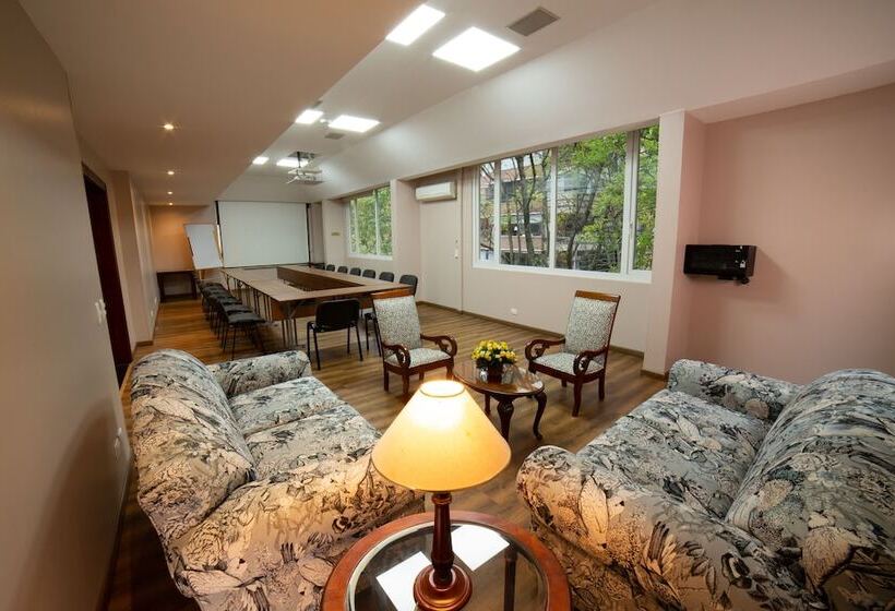 هتل Porton Bogota