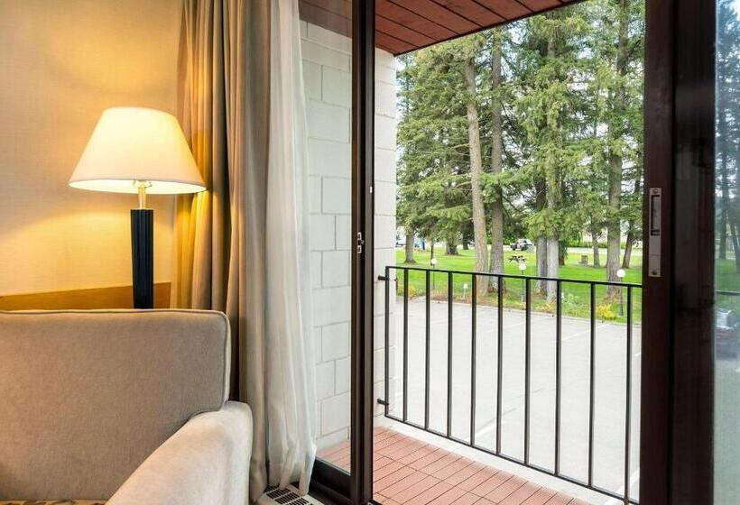 هتل Prestige Riverside Lodge Quesnel