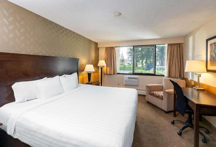 هتل Prestige Riverside Lodge Quesnel
