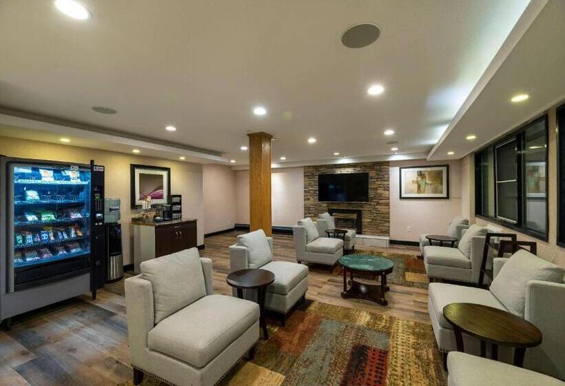 هتل Prestige Riverside Lodge Quesnel