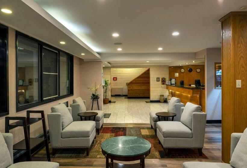 هتل Prestige Riverside Lodge Quesnel