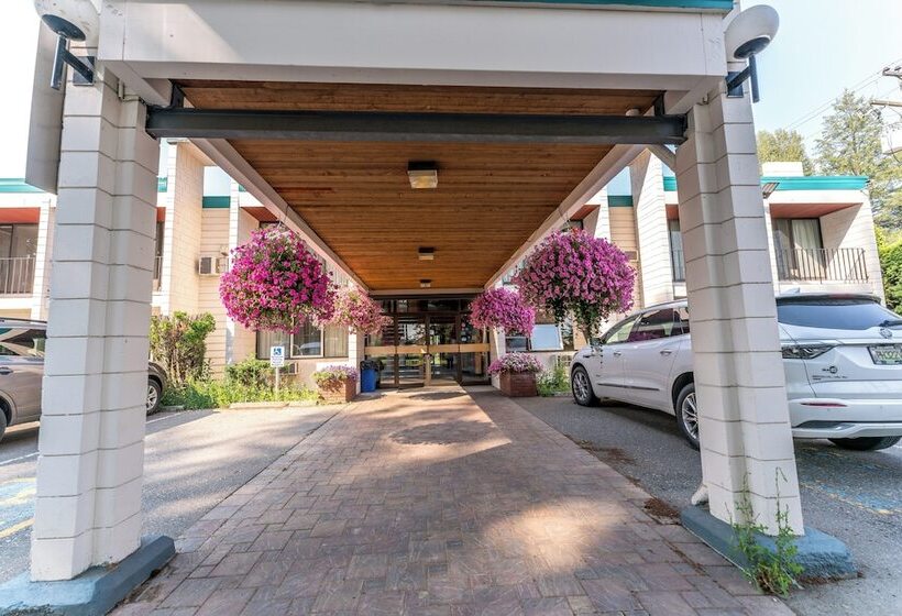 هتل Prestige Riverside Lodge Quesnel