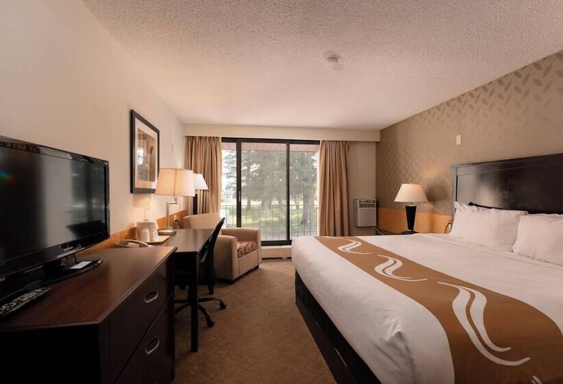هتل Prestige Riverside Lodge Quesnel
