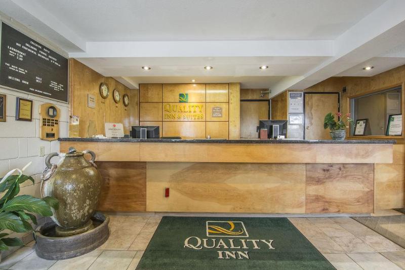 ホテル Quality Inn  Quesnel