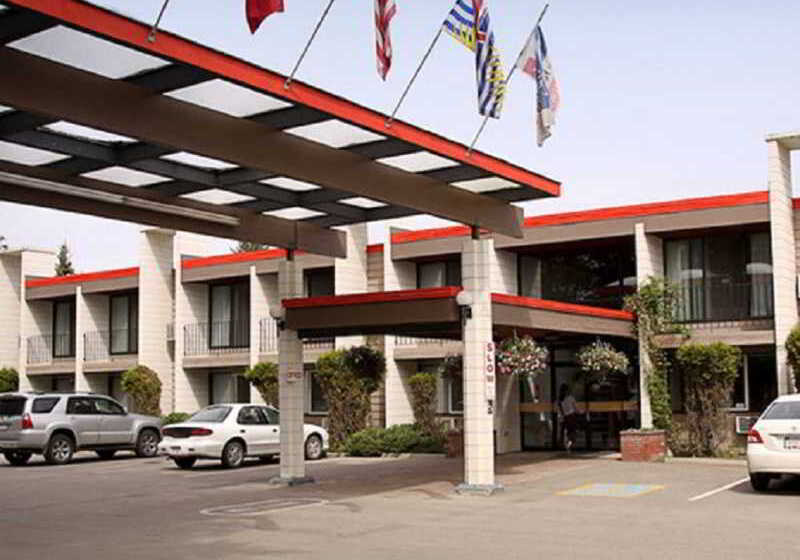 هتل Prestige Riverside Lodge Quesnel