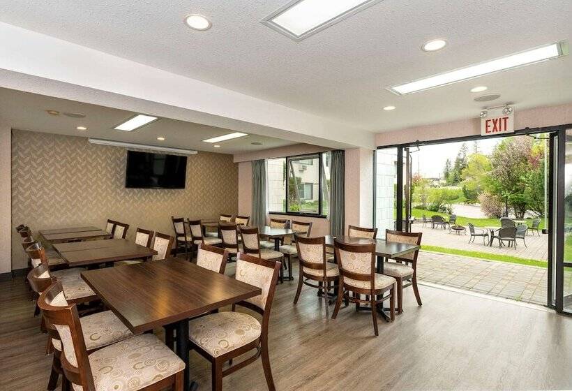 هتل Prestige Riverside Lodge Quesnel