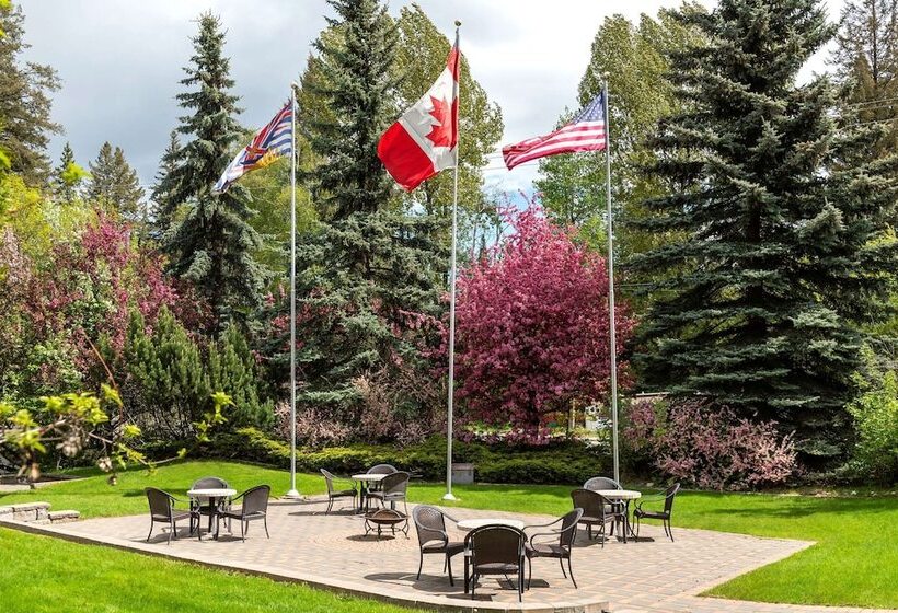 هتل Prestige Riverside Lodge Quesnel