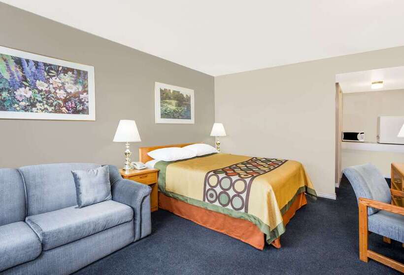 Hotel Super 8 By Wyndham Quesnel Bc