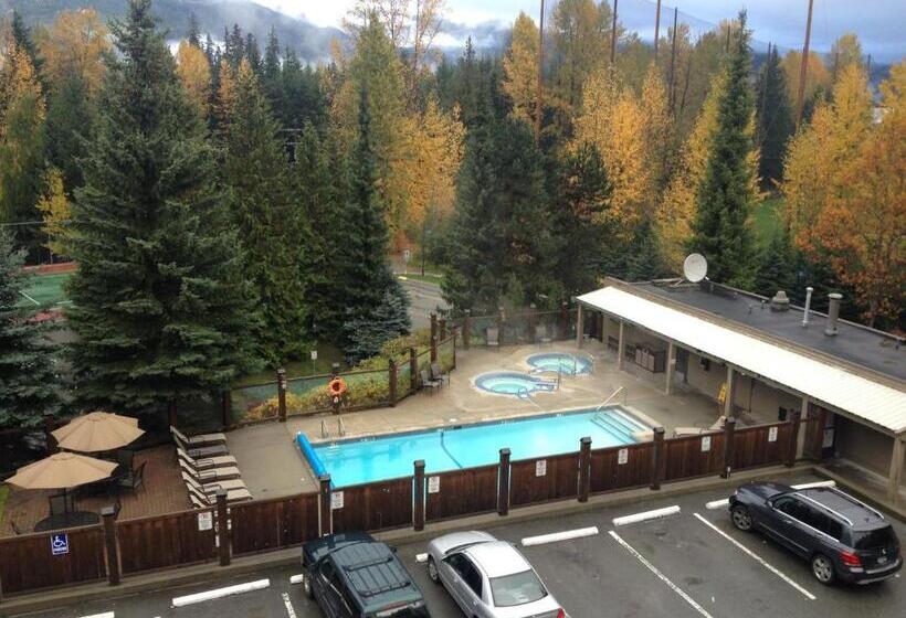 هتل Tantalus Resort Lodge