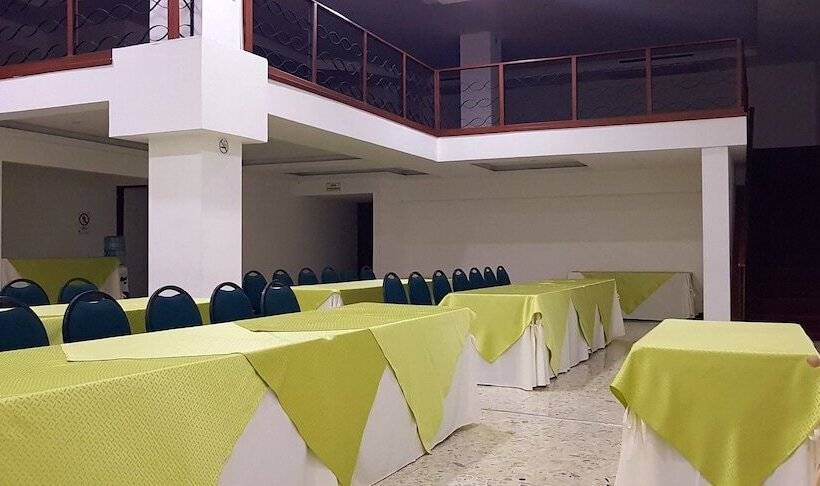 בית מלון כפרי Torre De Cali Plaza