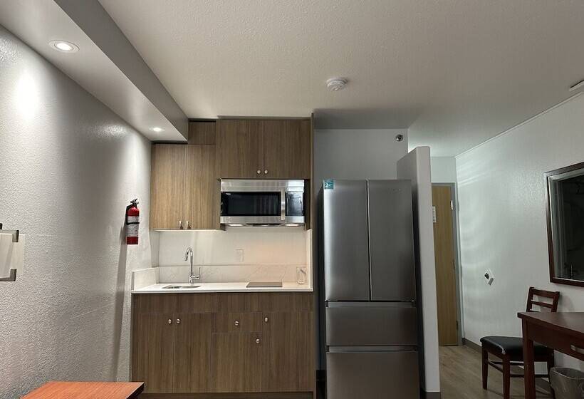 فندق Surestay Plus By Best Western Brooks