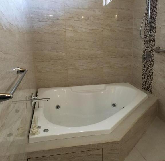فندق Yadran