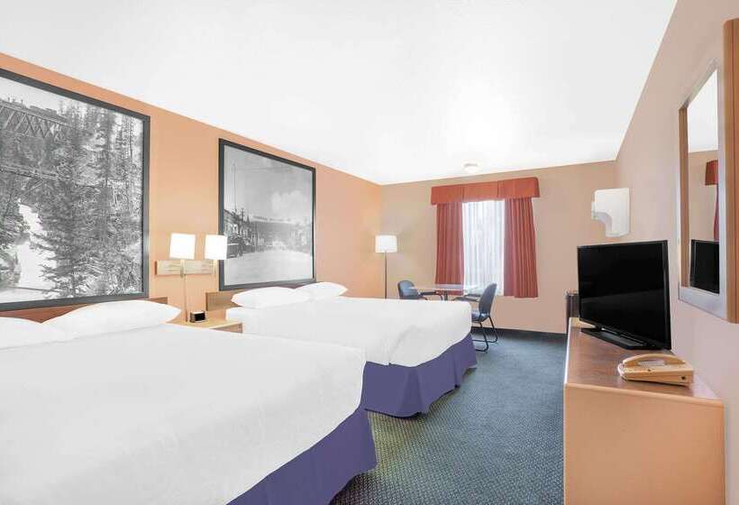 مُتل Ramada By Wyndham Cranbrook