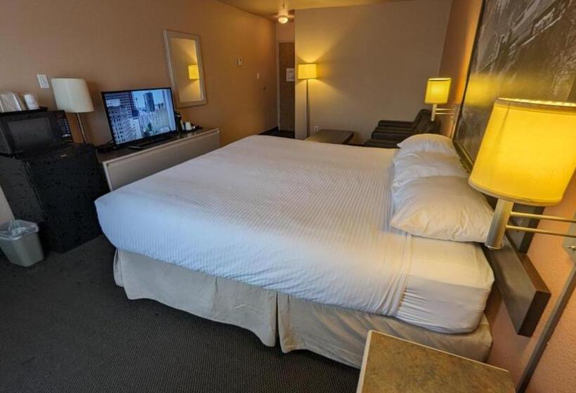 مُتل Ramada By Wyndham Cranbrook
